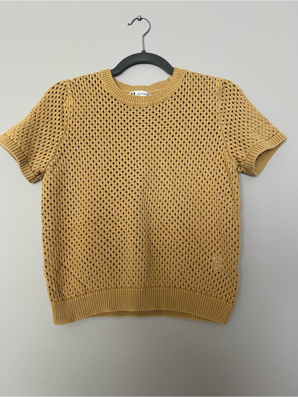 Reitmans Open-Knit Short-Sleeve Crewneck Sweater in Mustard